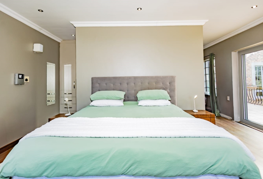 6 Bedroom Property for Sale in Vierlanden Western Cape